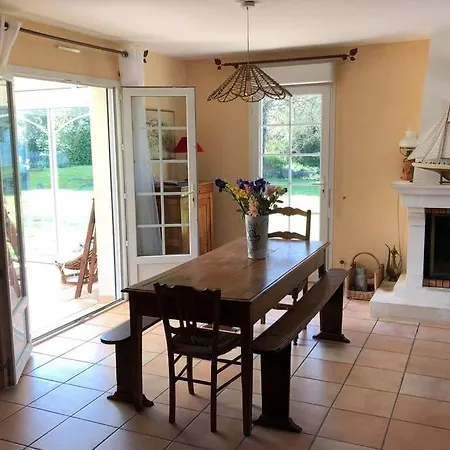 Casa de Férias Belle Maison Néo-bretonne à 5 Minutes De La Tréveneuc